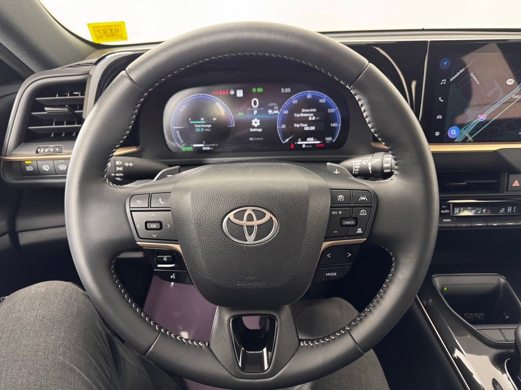 2025 Toyota Crown Signia Base