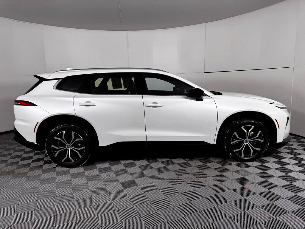 2025 Toyota Crown Signia Base