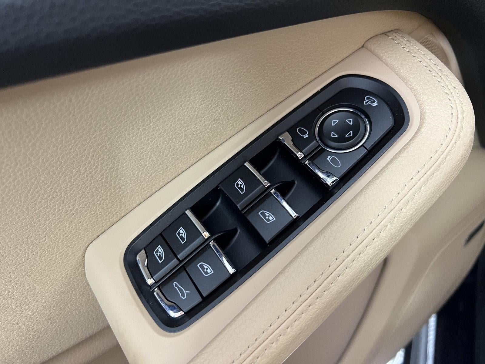 2023 Porsche Macan S