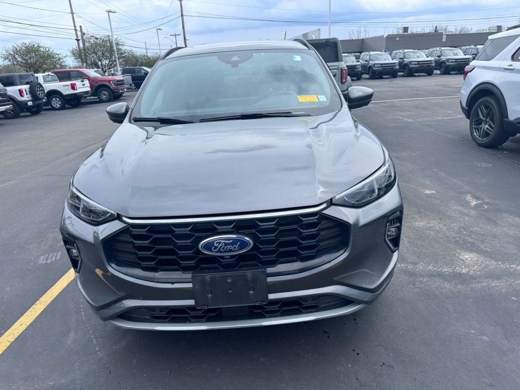 2023 Ford Escape ST-Line Elite