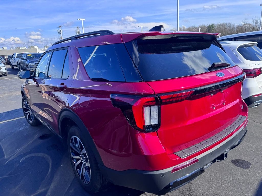 2025 Ford Explorer ST-Line