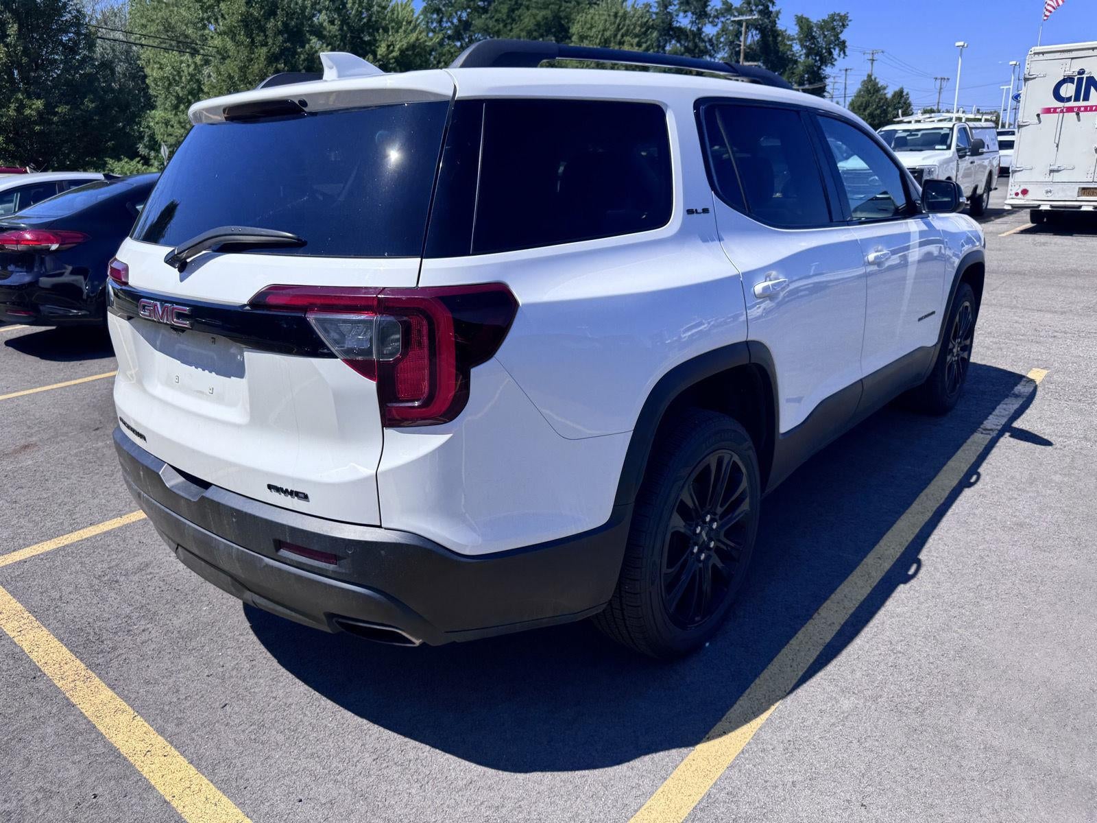 2022 GMC Acadia SLE