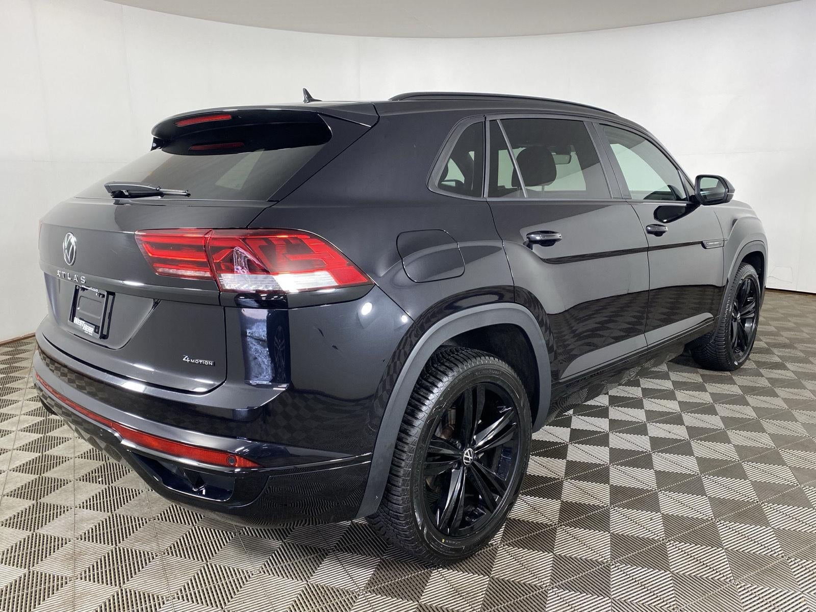 2023 Volkswagen Atlas Cross Sport 2.0T SEL R-Line Black