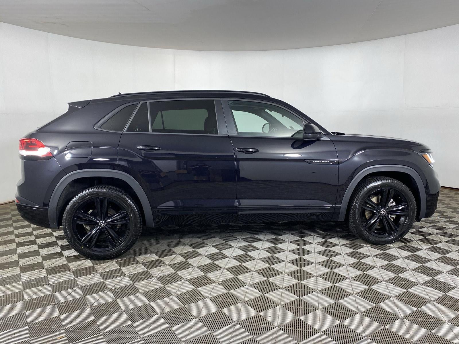 2023 Volkswagen Atlas Cross Sport 2.0T SEL R-Line Black