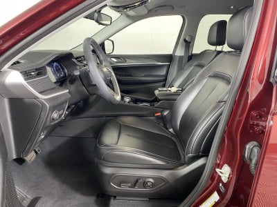 2023 Jeep Grand Cherokee Base