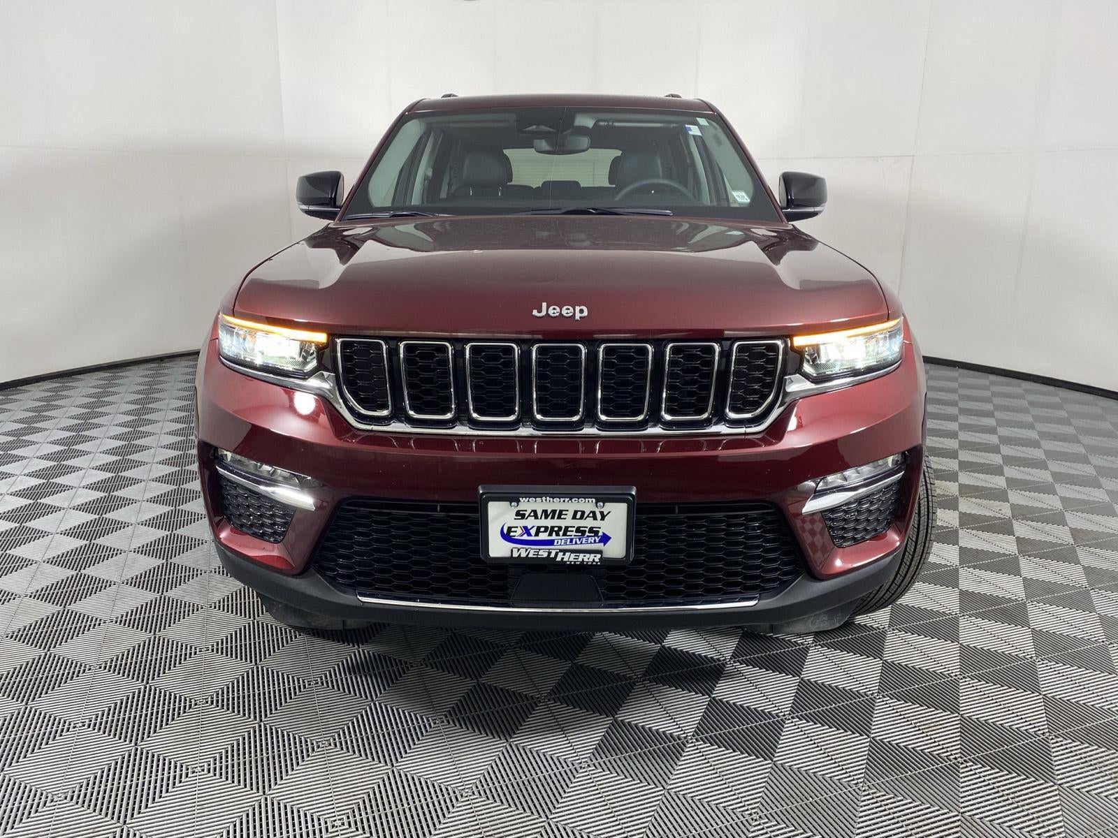2023 Jeep Grand Cherokee Base