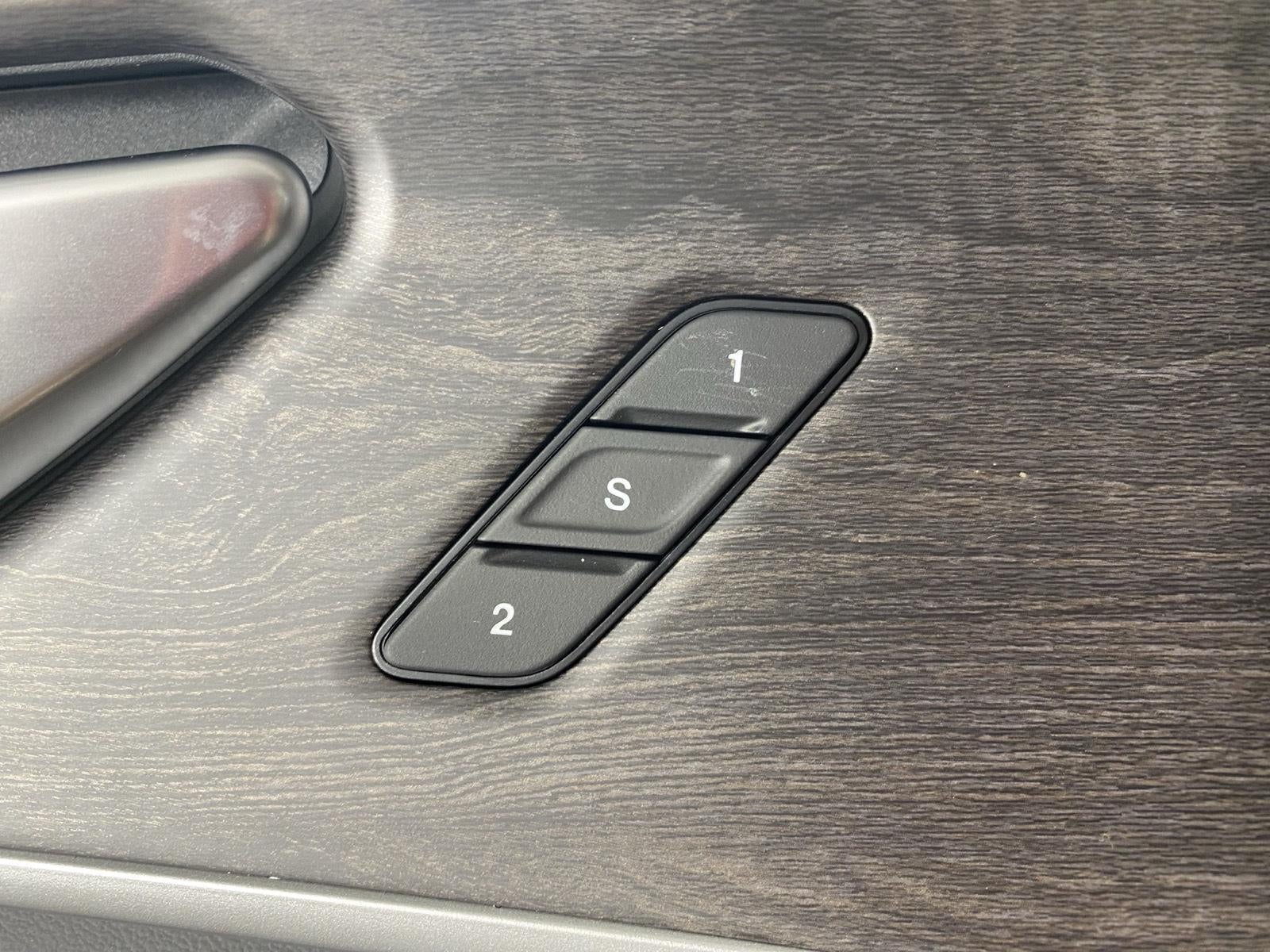 2023 Jeep Grand Cherokee Base
