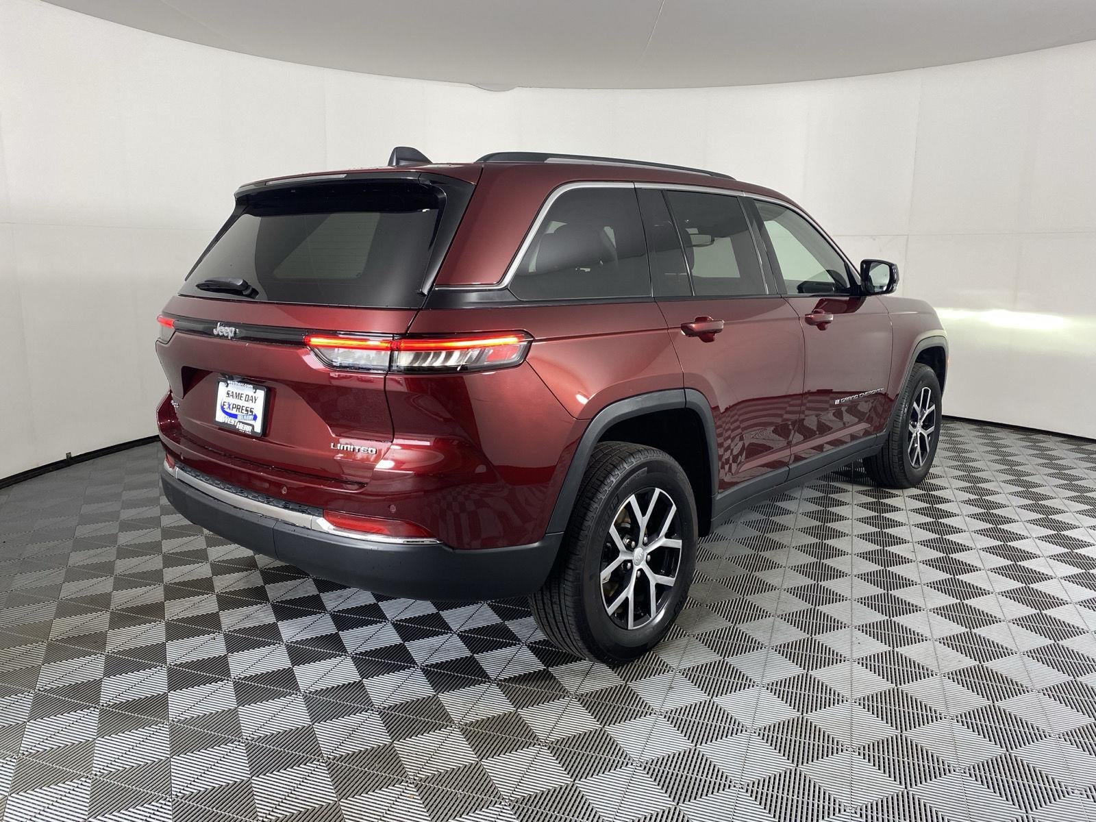 2023 Jeep Grand Cherokee Base