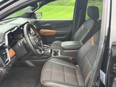 2024 GMC Canyon 4WD AT4