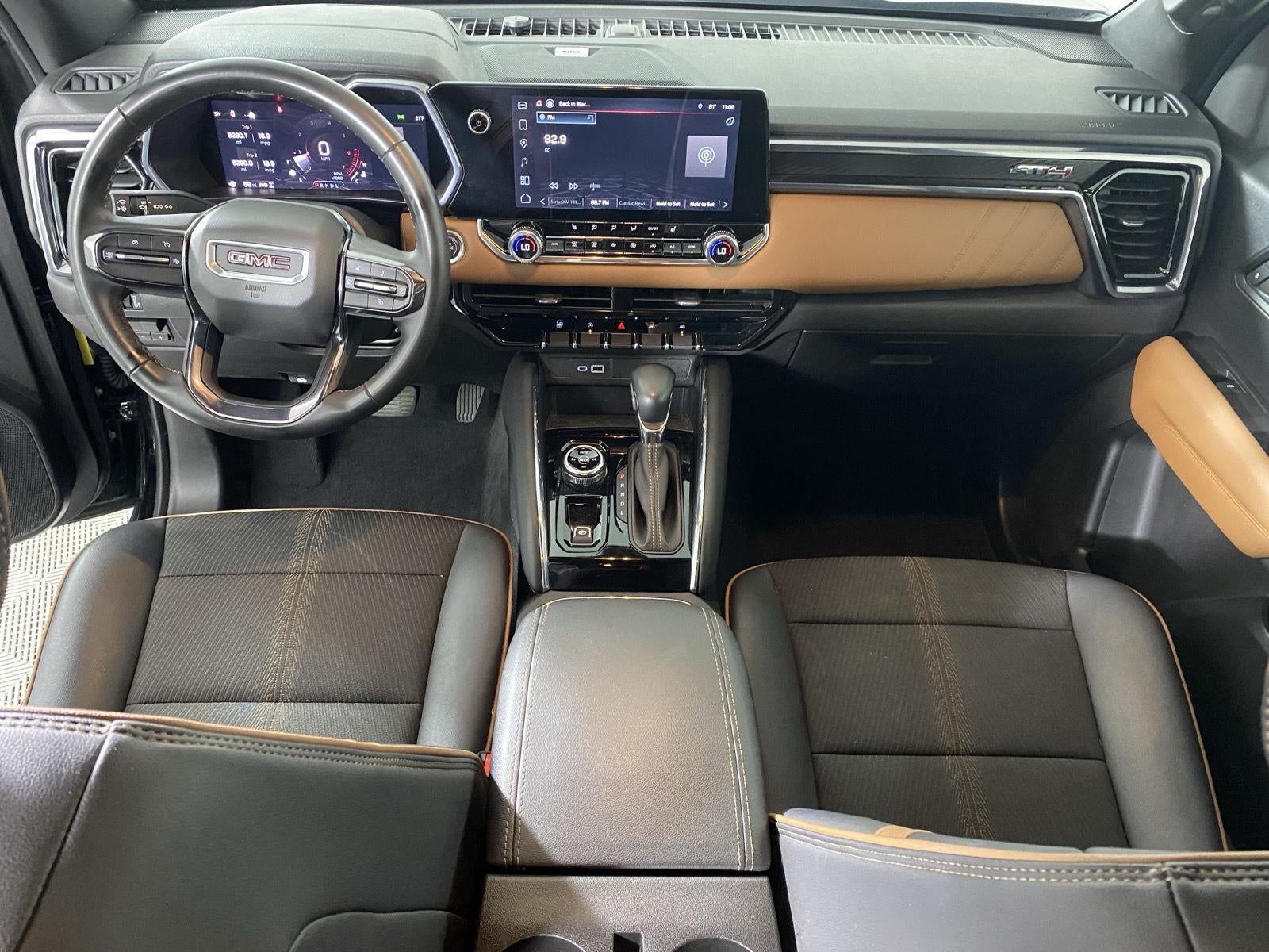 2024 GMC Canyon 4WD AT4