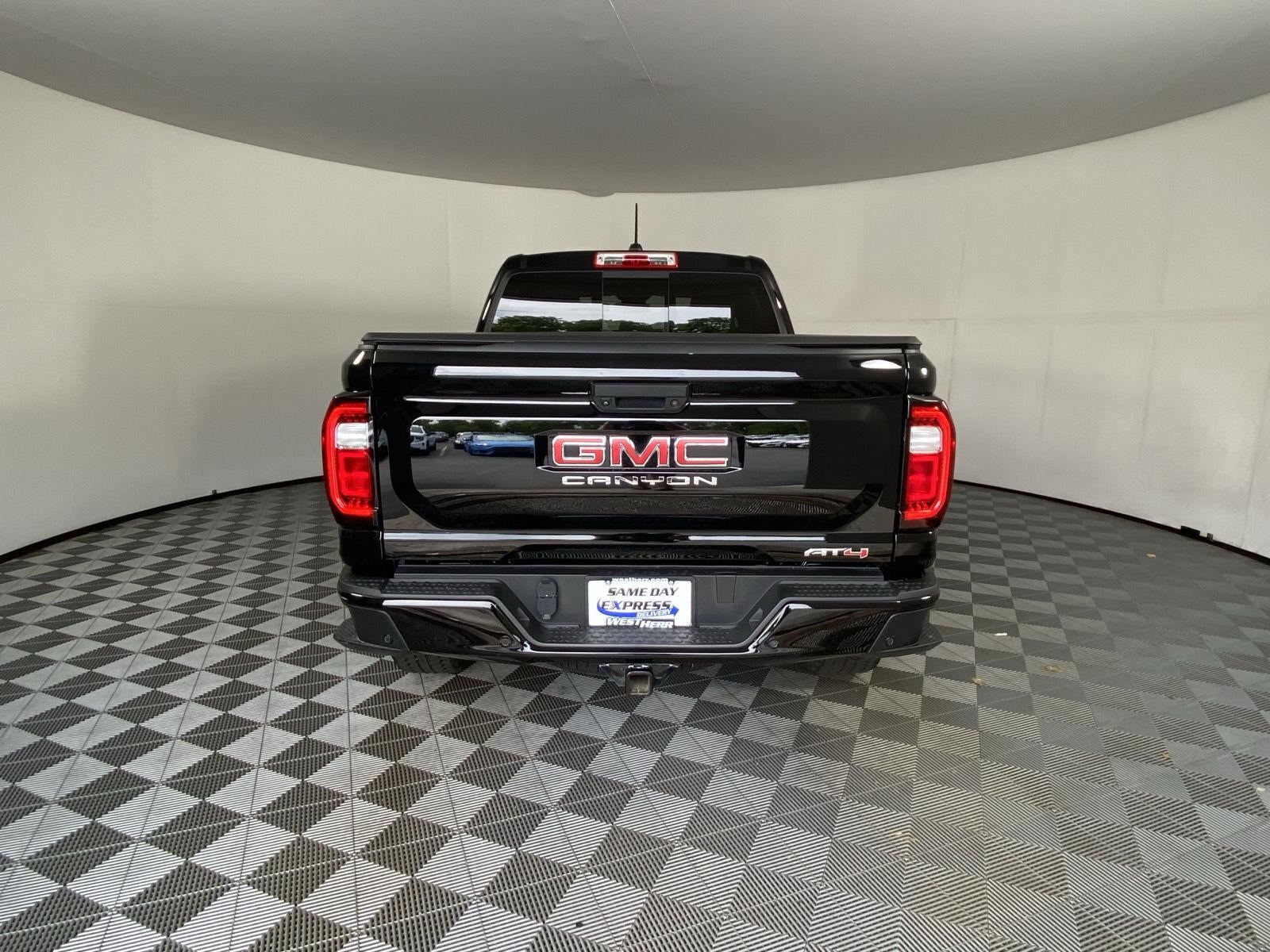 2024 GMC Canyon 4WD AT4