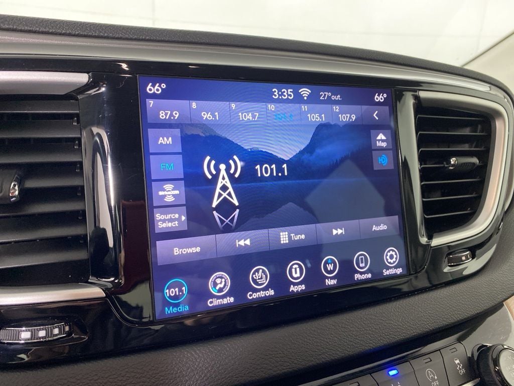 2020 Chrysler Pacifica Touring L