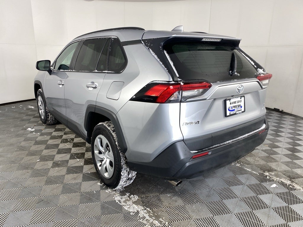 2020 Toyota RAV4 LE