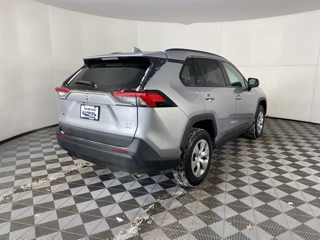 2020 Toyota RAV4 LE