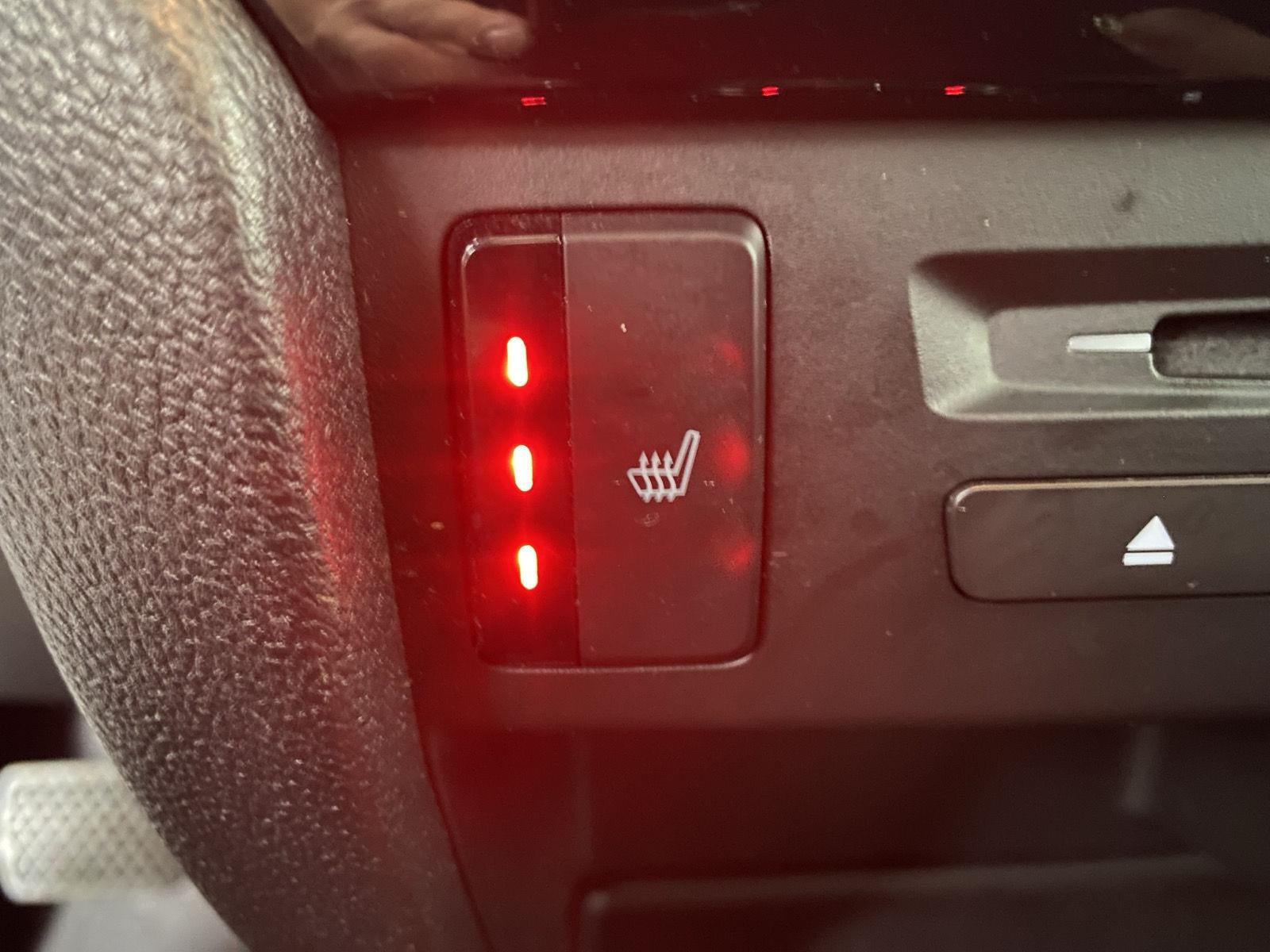 2022 Honda Pilot Touring w/Rear Captain's Chairs
