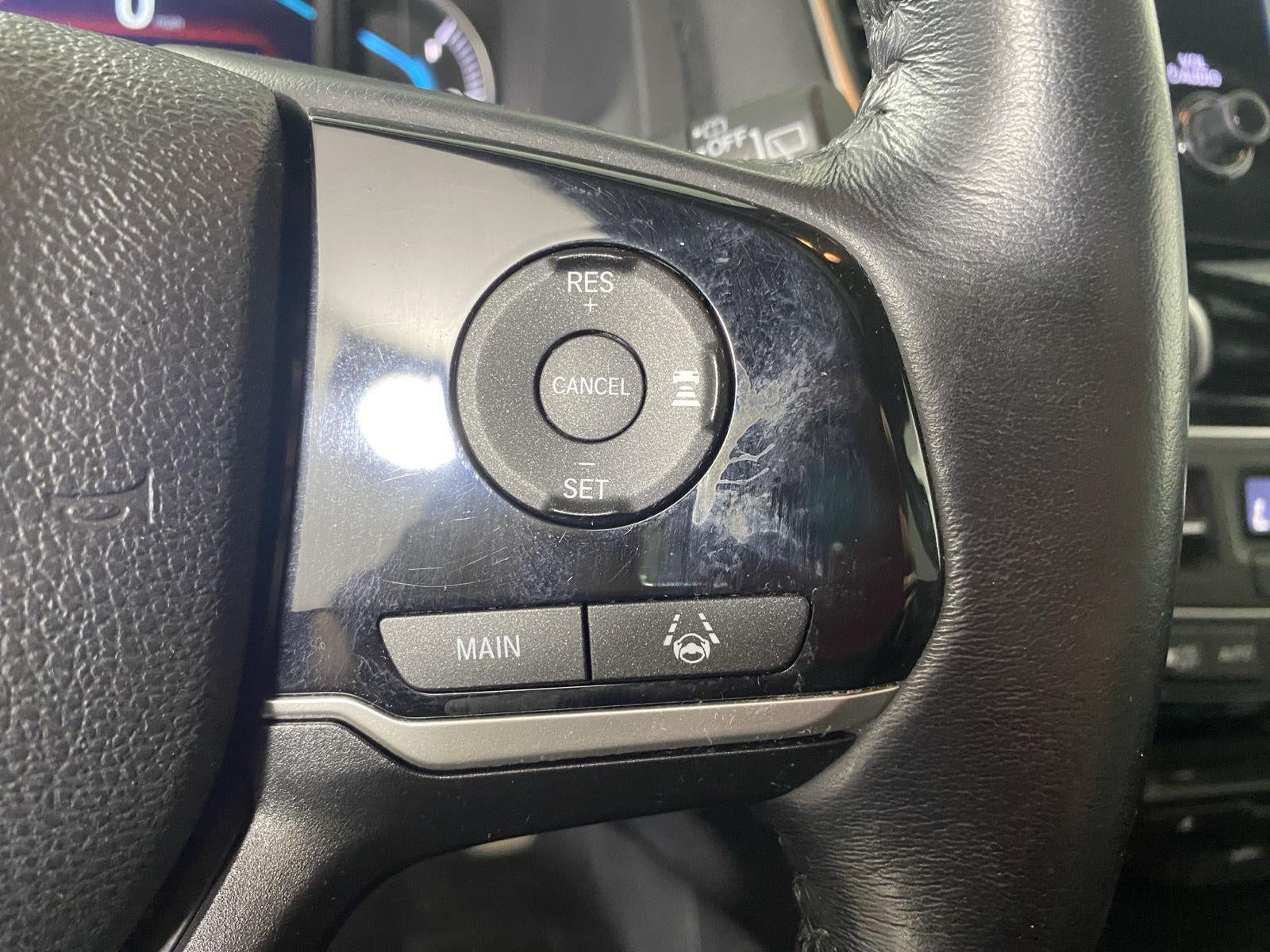 2020 Honda Pilot Touring w/Rear Captain's Chairs