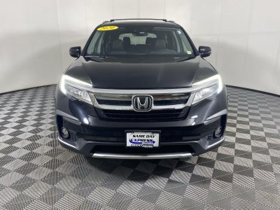 2020 Honda Pilot Touring w/Rear Captain's Chairs