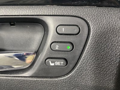 2020 Honda Pilot Touring w/Rear Captain's Chairs