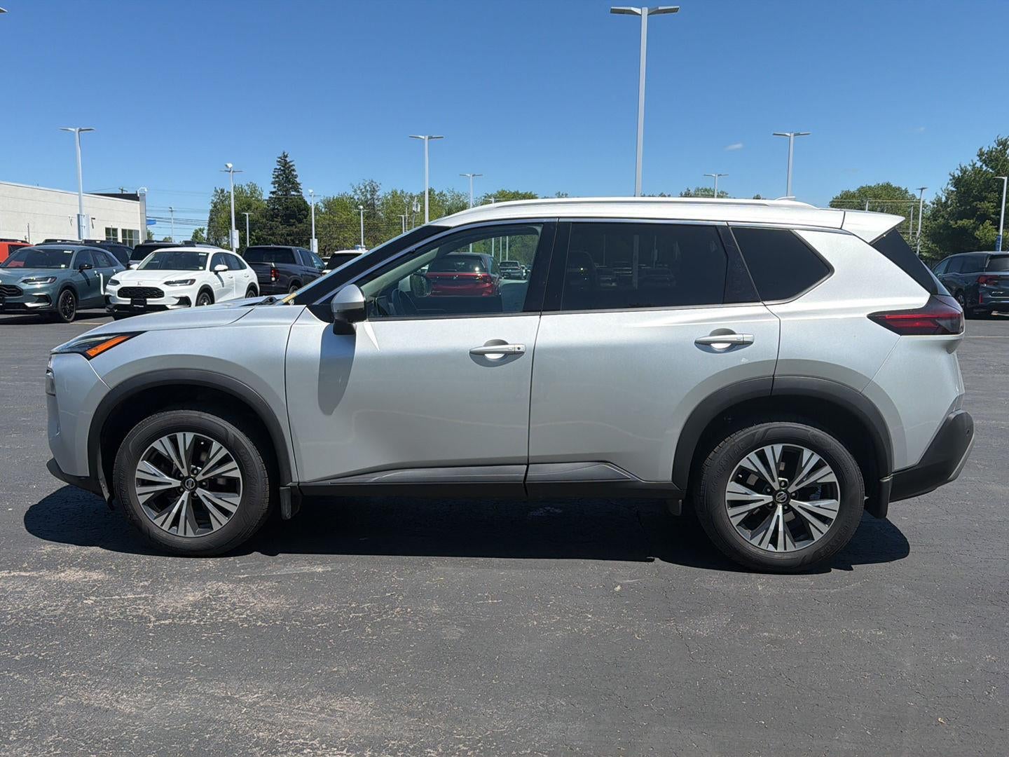 2021 Nissan Rogue SV