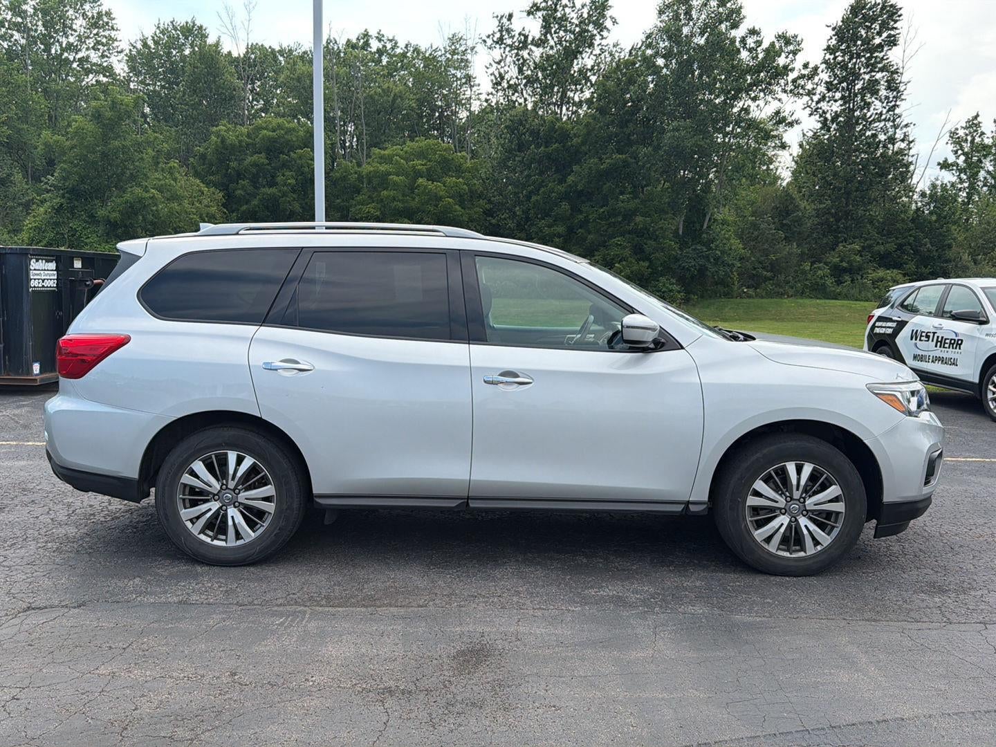 2019 Nissan Pathfinder SV