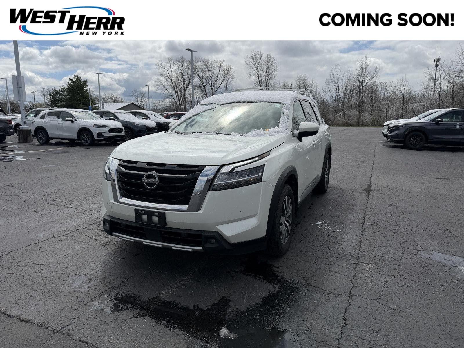 2022 Nissan Pathfinder SL