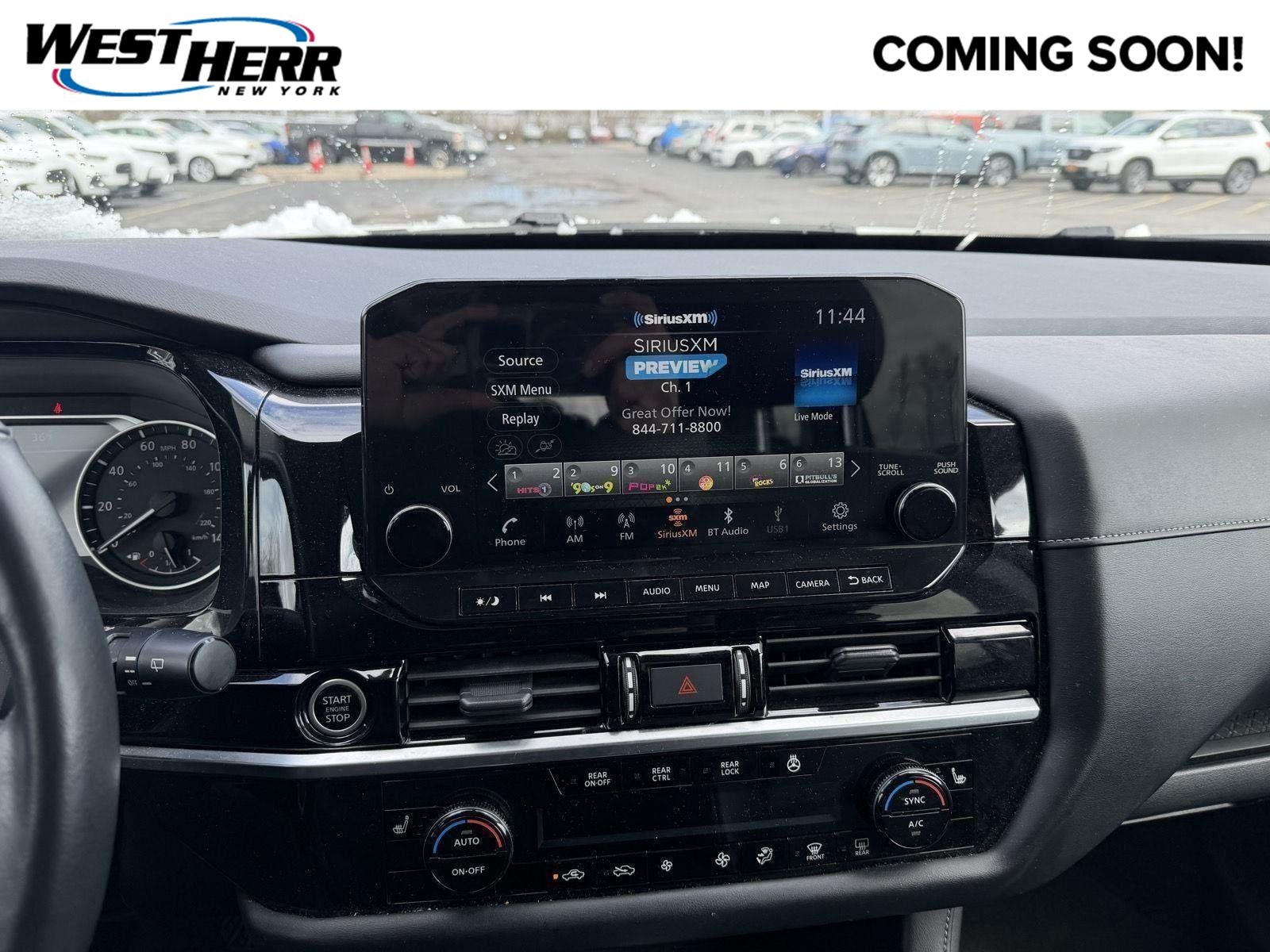 2022 Nissan Pathfinder SL