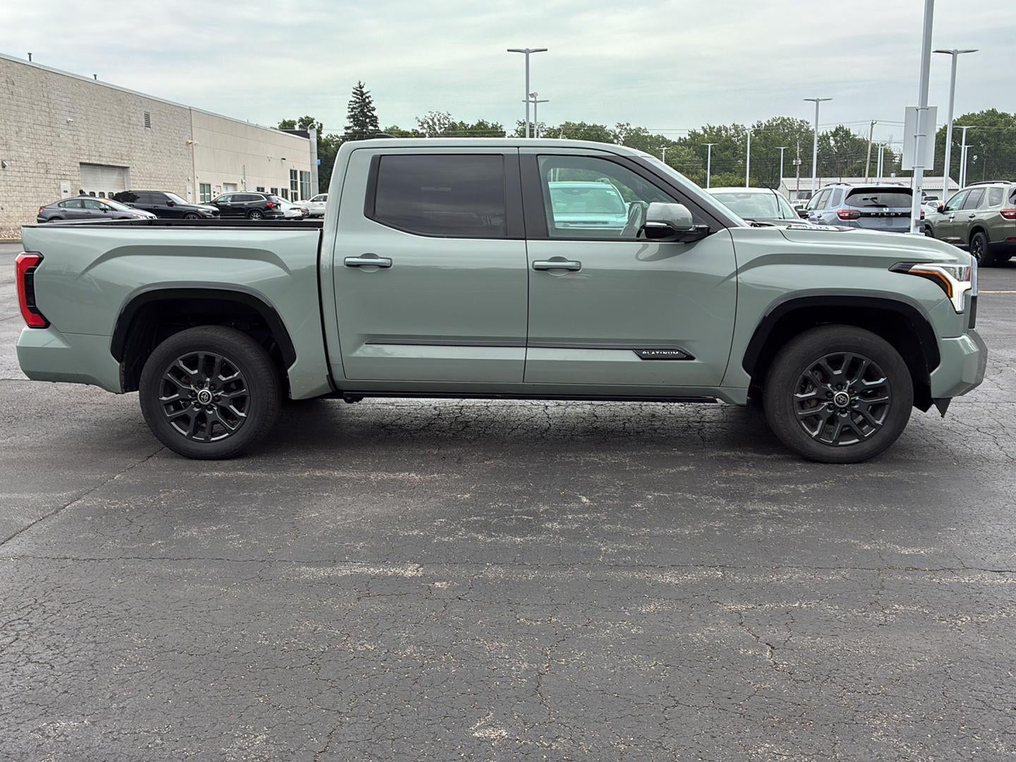 2024 Toyota Tundra Platinum HV