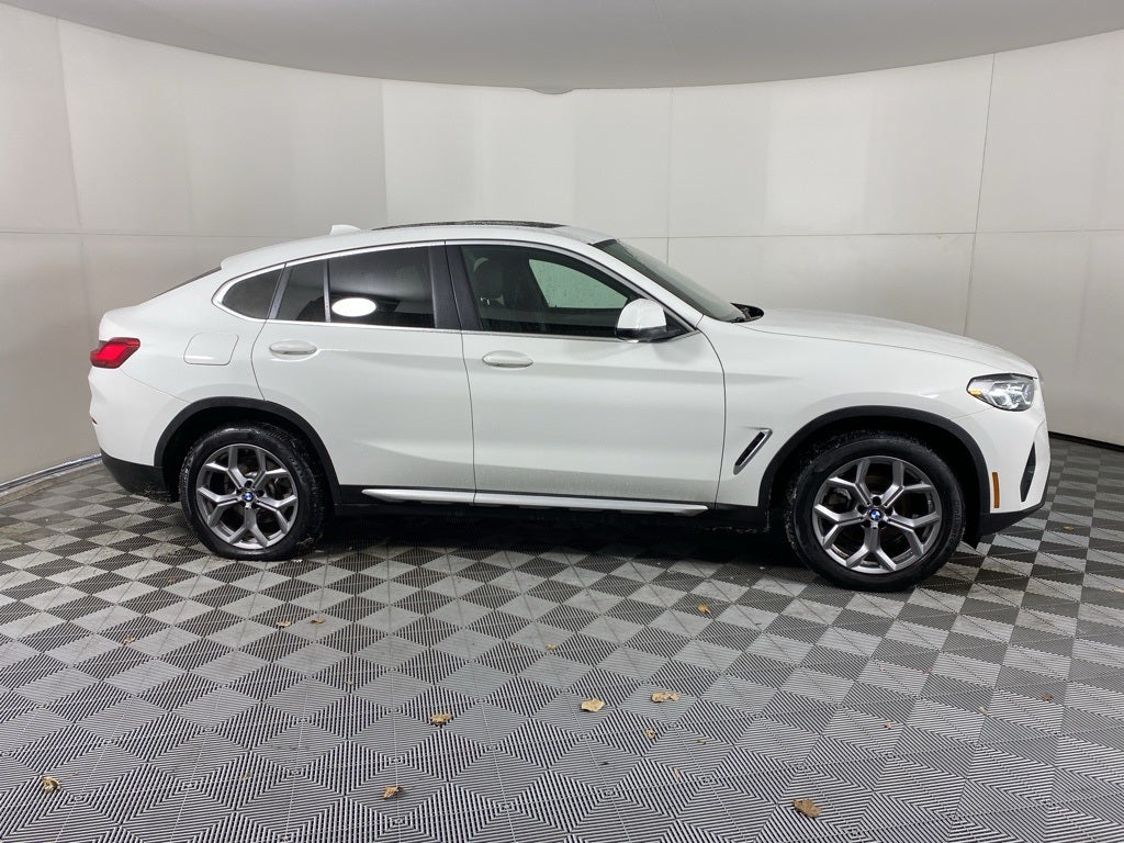 2025 BMW X4 xDrive30i