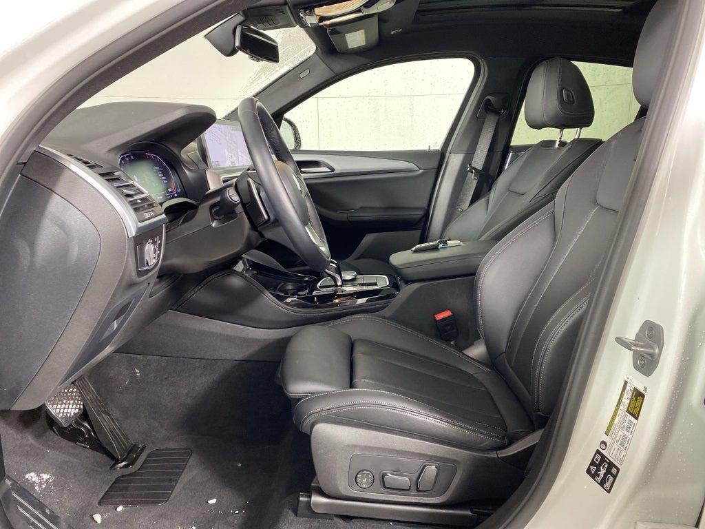 2025 BMW X4 xDrive30i