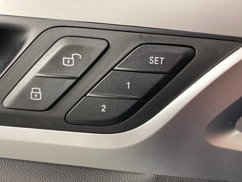 2025 BMW X4 xDrive30i