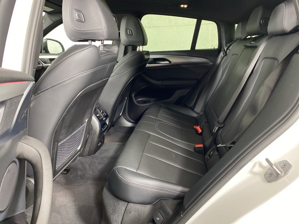 2025 BMW X4 xDrive30i