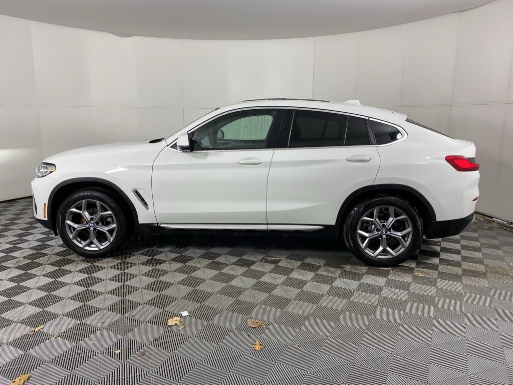 2025 BMW X4 xDrive30i