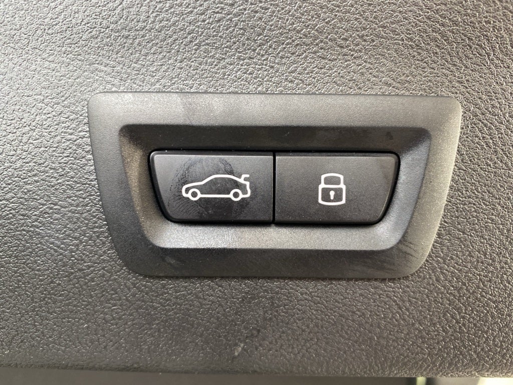 2025 BMW X4 xDrive30i