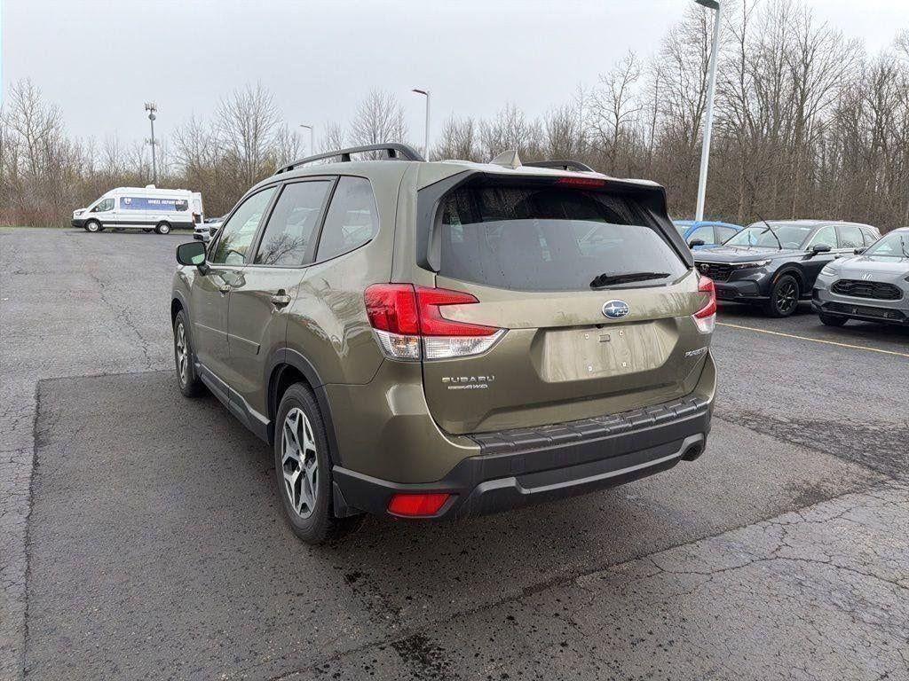 2023 Subaru Forester Premium