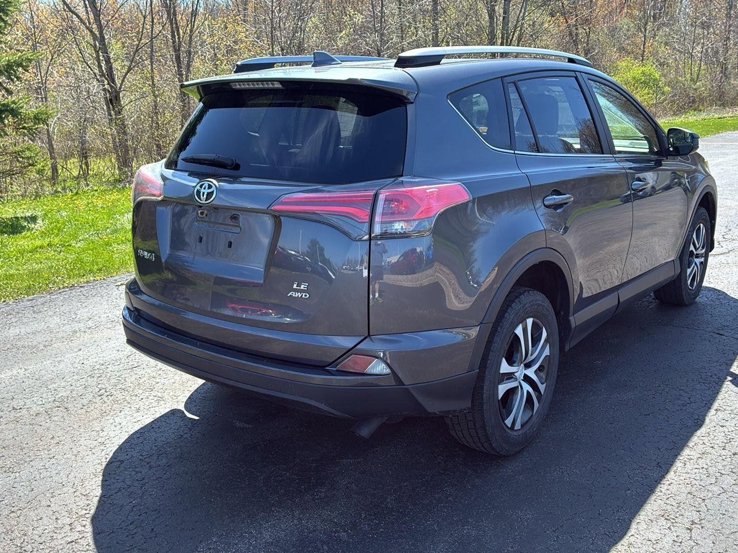 2017 Toyota RAV4 LE