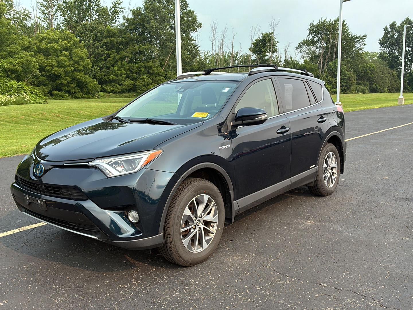 2017 Toyota RAV4 Hybrid XLE