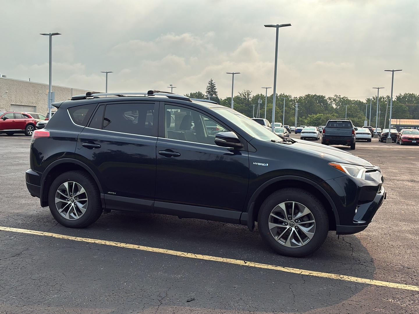 2017 Toyota RAV4 Hybrid XLE