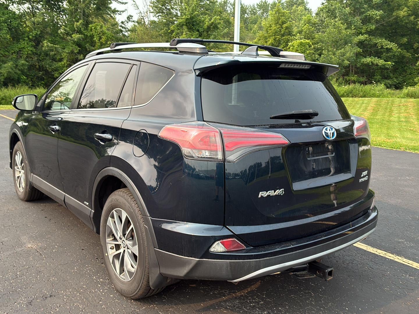 2017 Toyota RAV4 Hybrid XLE