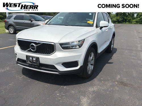 2022 Volvo XC40 Momentum