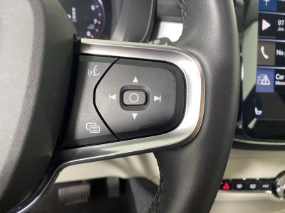 2022 Volvo Xc40 Momentum