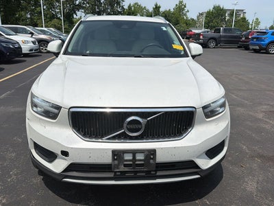 2022 Volvo XC40 Momentum