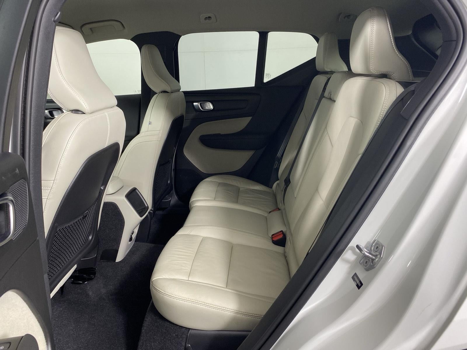 2022 Volvo Xc40 Momentum