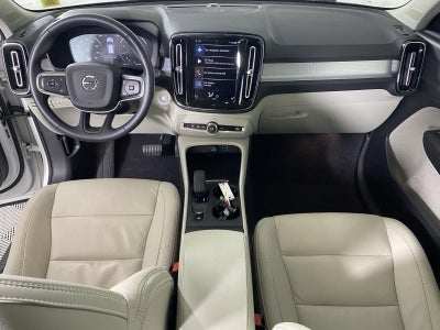 2022 Volvo Xc40 Momentum