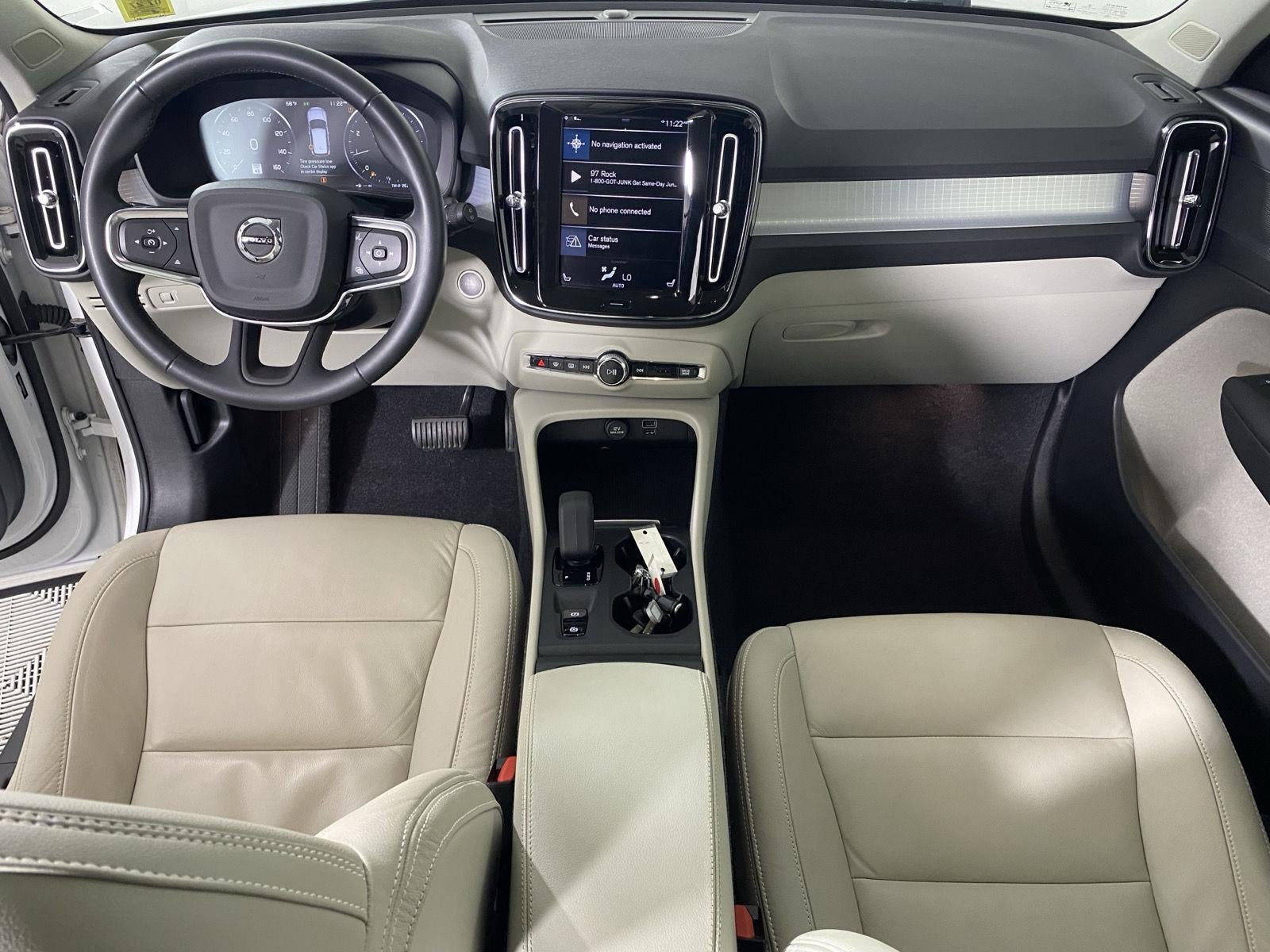 2022 Volvo Xc40 Momentum