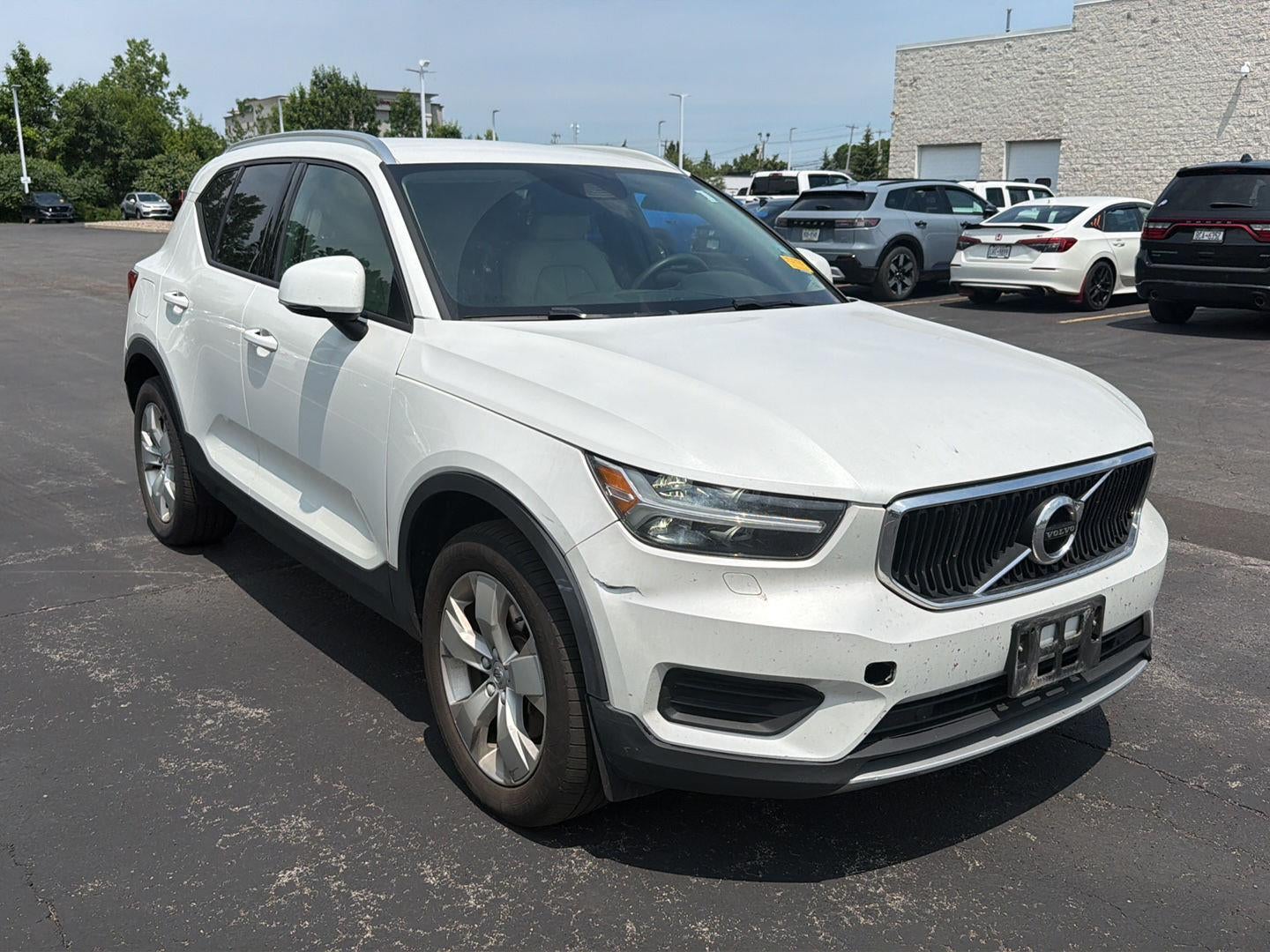 2022 Volvo XC40 Momentum