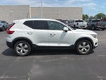 2022 Volvo XC40 Momentum