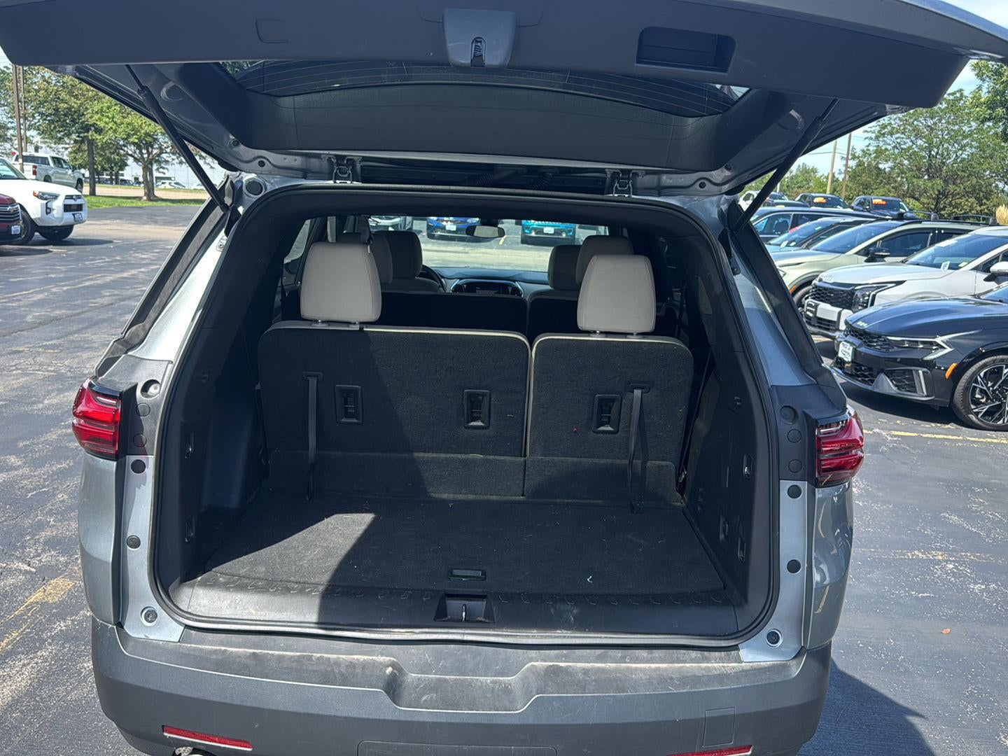 2023 Chevrolet Traverse LS