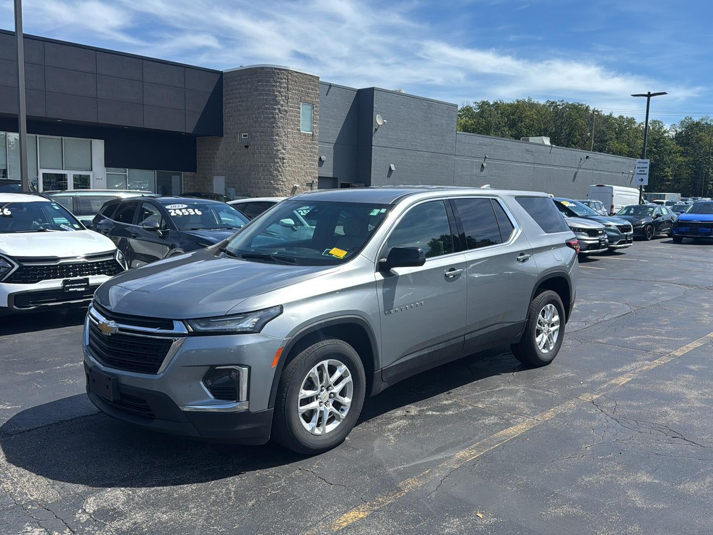 2023 Chevrolet Traverse LS