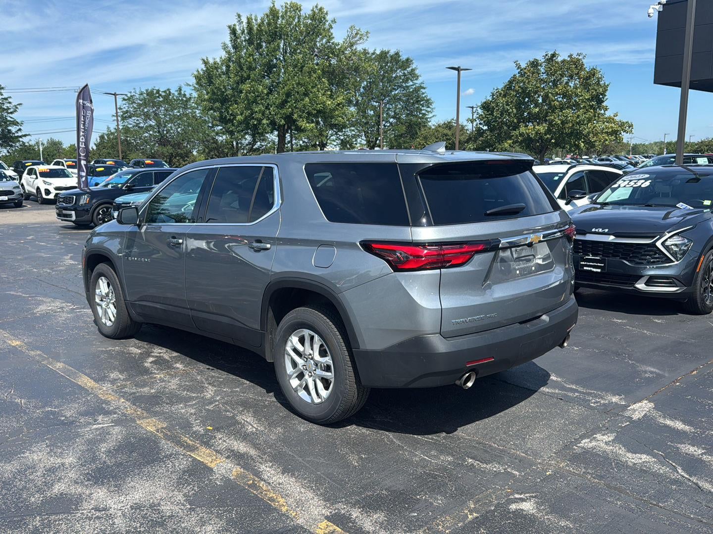 2023 Chevrolet Traverse LS