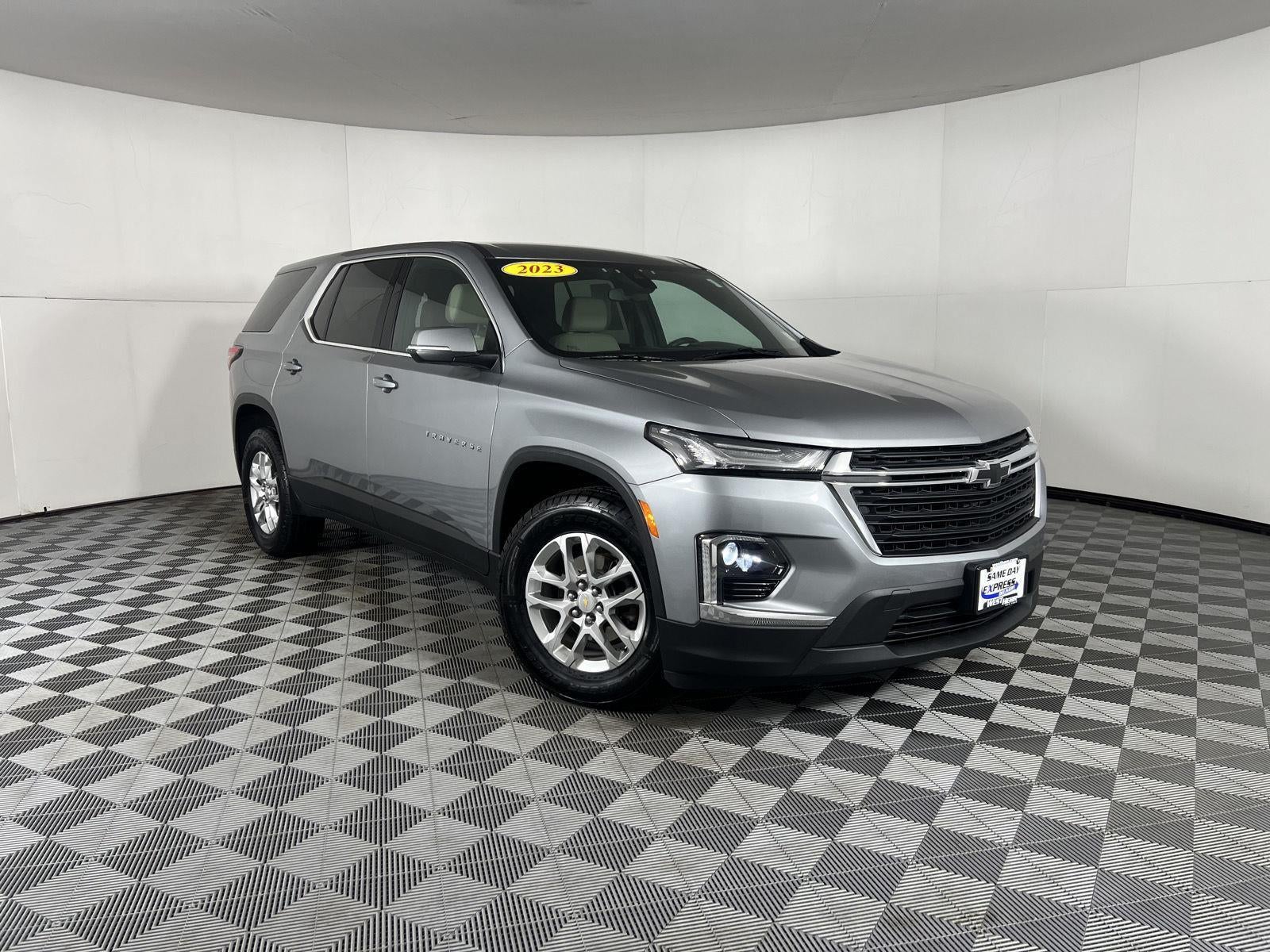 2023 Chevrolet Traverse LS